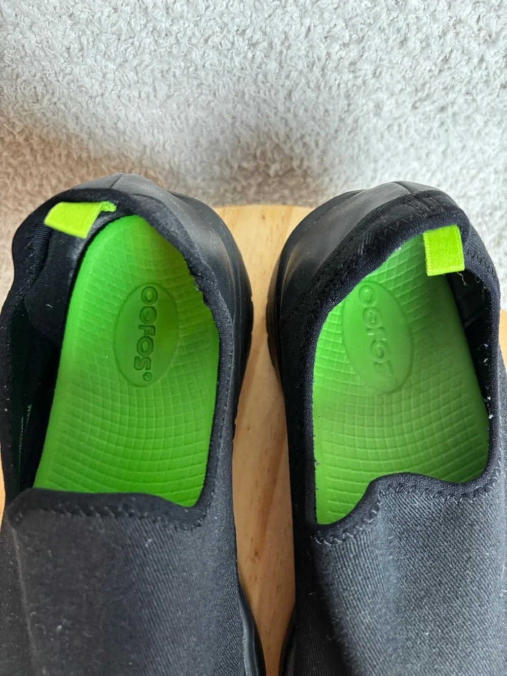 Oofos Shoes Womens 10 Black OOmg eeZee Low Slip on Recovery Sneakers